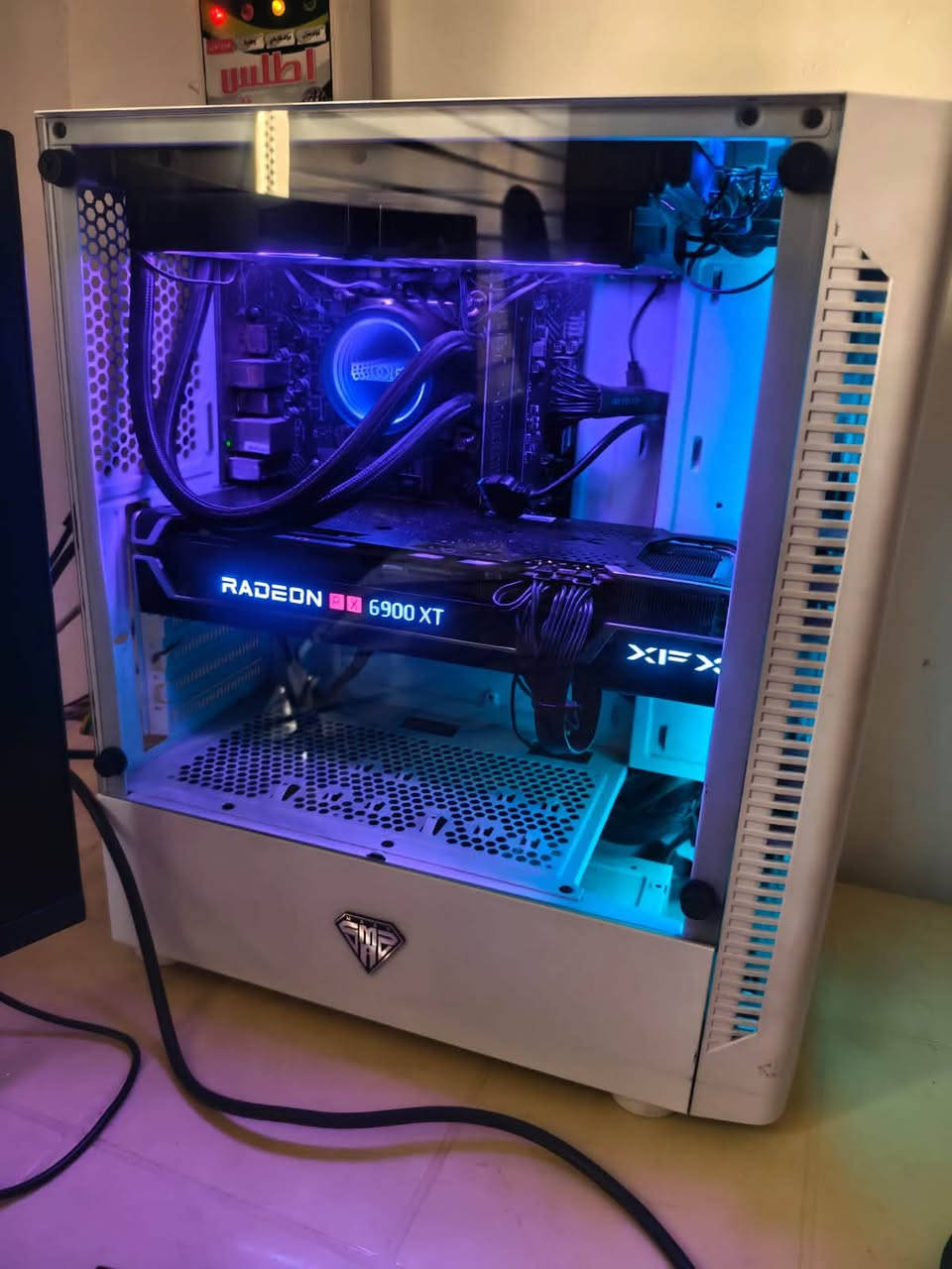 السلام عليكم شباب حاسبة للبيع  للألعاب و المونتاج و الستريم المواصفات 
GPU: XFX RX 6900 XT 16 GB
CPU: INTEL CORE I5 12400F
RAM: 32 GB 3200 MHZ
POWER SUPPLY: 750 W 80PLUS GOLD 
STOREG:SSD NVME M.2 LEXAR 2T + SSD 1T 
المجموع 3T
تبريد المعالج مائي 

UPS: 1500V                       يحتوي على رافع فولتية
+ كيبورد ميكانيكي حجم 60% K500
عنواني بغداد الزعفرانية 
رقم الهاتف :- ***********
السعر :- ١.٧٥٠.٠٠٠ وبيها مجال
