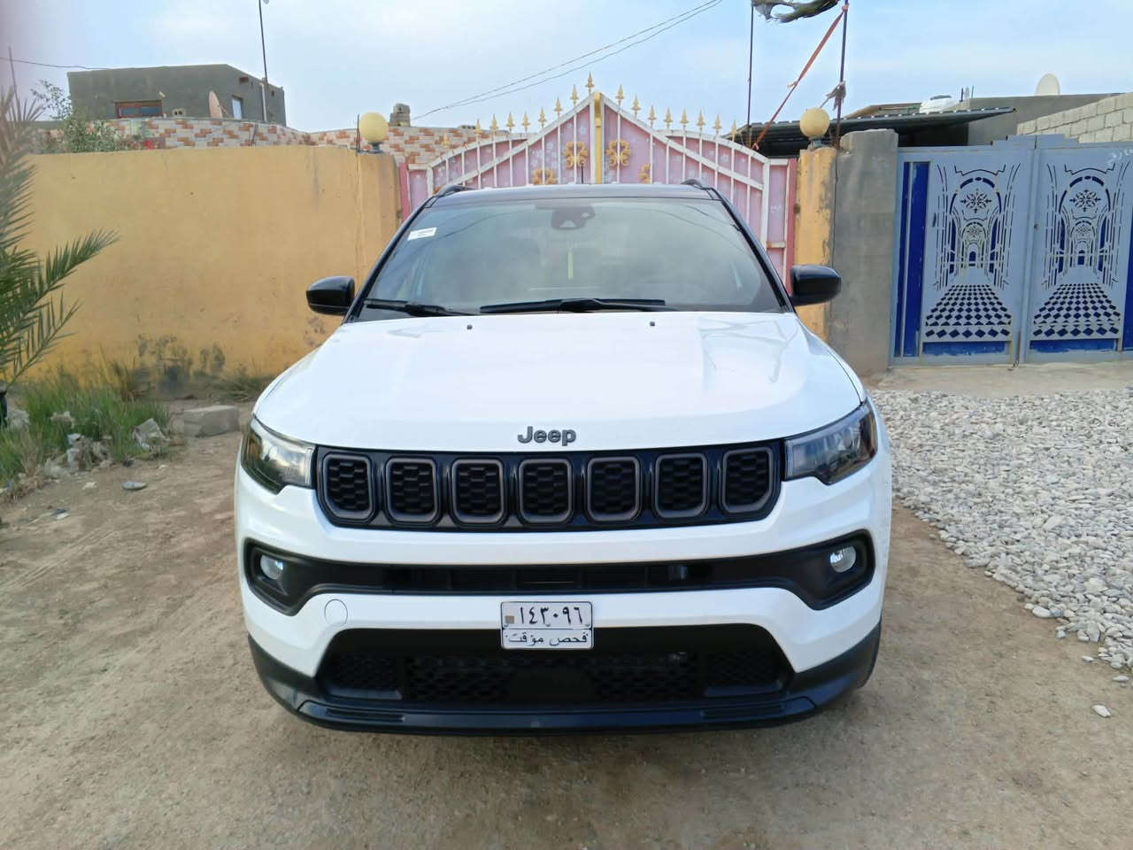 جيب كومباس 2024 JEEP COMPASS

سلام عليكم

الحلوة للبيع 

جيب كومباس 2024  

سيارة دخول جديد منفيس (فحص مؤقت) بسمي 

بدون رقم 

سيارة جديدة لوك ماشيه 14000 اخت زيرو  

سيارة فول مواصفات وجديدة وبالعافيه للي تكون من نصيبة 
المواصفات 
▪️ الفئة: Limited فل كامل

▪️ المحرك: 2.0 تيربو 4 سلندر بقوة عالية واقتصاد بالوقود

▪️ ناقل حركة أوتوماتيك 8 سرعات + دفع رباعي AWD

▪️ اللون: أبيض × أسود (تو كلر)

▪️ لايتات LED أمامية وخلفية + LED نهاري

▪️ داخلية جلد فاخرة مع تطريز مميز

▪️ مقاعد كهرباء مع تدفئة

▪️ شاشة وسطية كبيرة + Apple CarPlay + Android Auto

▪️ شاشة عدادات ديجتل كاملة

▪️ كاميرا خلفية 

 + نقاط عمياء

▪️ مثبت سرعة + تحكم ستيرن متعدد

▪️ دخول ذكي وتشغيل بصمة

▪️ مكيف أوتوماتيك دجتل مزدوج

▪️ نظام مانع انزلاق + ثبات إلكتروني + وسائد هوائية متعددة

▪️ ممشى قليل جداً وحالة وكالة 
والله العظيم سياره مال جناي والي ياخذه  يترحملي

حادثه بسيط جداً مرفق وياهه السونار

💰 السعر مناسب وقابل للتفاوض للجادين 

عنوان بابل 
للا تصال : ***********
       اسيا : ***********
