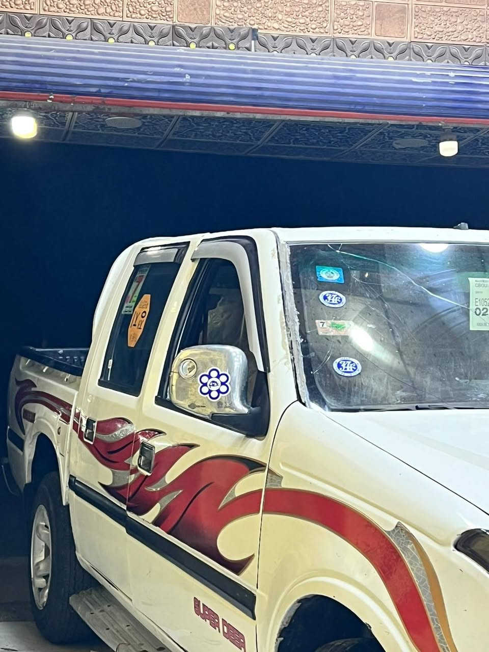 سيارة • ماكو تفاصيل