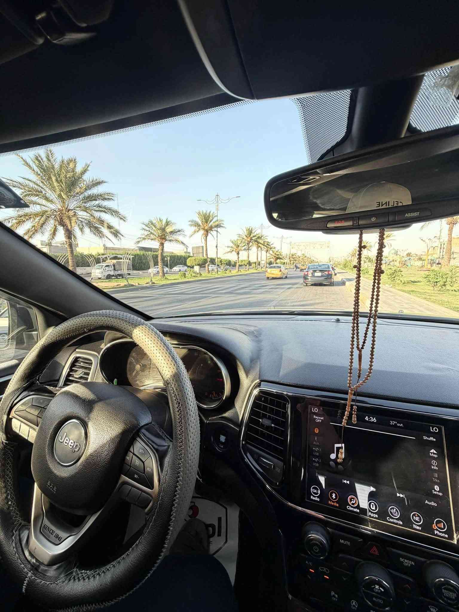 يالله بيع او مراوس جيب 2019 رقم بغداد باسمي لون مميز سمنتي فول مواصفات ماناقصه شي كير مكينه صدر تخم تاير كله بحاله جيده  صور الحادث بلمنشور مكاني بغداد سعره 189
***********
