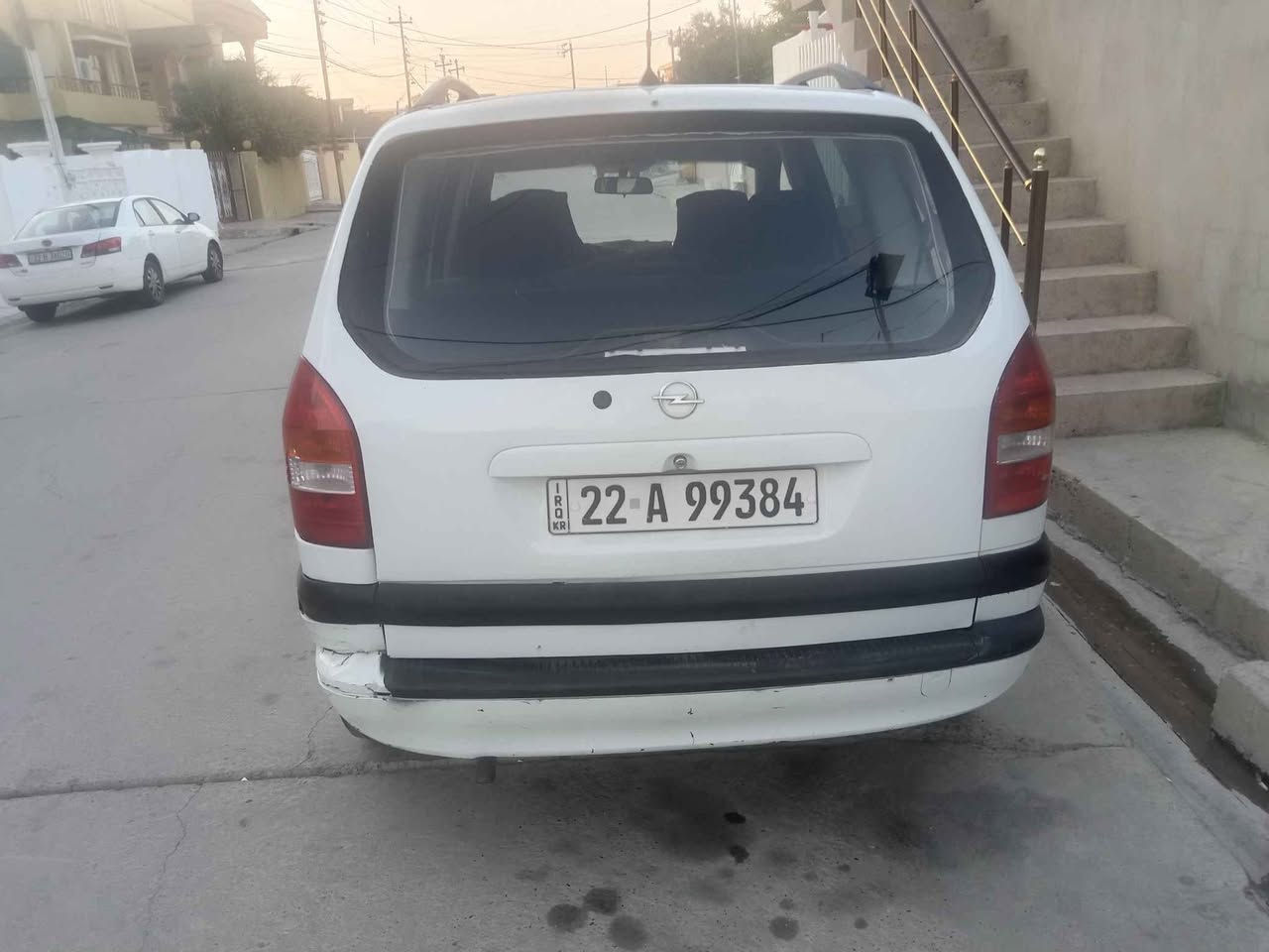 زفیرا ٢٠٠٢ • ٧ راكب • اوتوماتيك