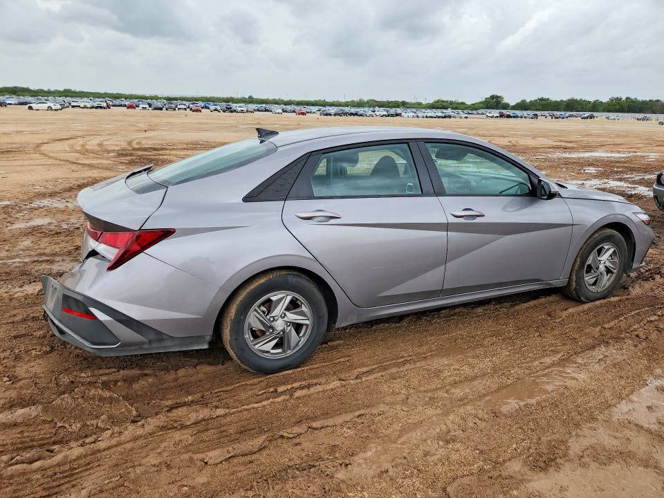 السيارة: 🚘2025 HYUNDAI ELANTRA SE
بيع مباشر \  70  ورقه 
تاريخ المزاد 🗓️:  3 \ 9 \ 2026
تدخل بكتاب الشهداء 📋
━━━━━━━━━━━━━
🚗 كل شركات الشحن رفعت أسعارها، إلا شمس العراق 🌞
الشحن صار متوفر لجميع الوجهات اعتبارا من 1/06/2026
✅ ما زلنا نوفر من أرخص أسعار الشحن
✅ بدون أي رسوم أو إضافات جديدة
✅ نفس الخدمة الموثوقة ونفس الجودة
ربع السعر صار #الشحن_من_امريكا للعراق 🇮🇶 🇨🇦🇺🇸🇦🇪
#شمس_العراق #الشركة_الاولى_في_المزادات_الامريكية
وخدمات الشحن من جميع الولايات الامريكية والامارات 💯
       🚧 اول شركة تأسست في العراق عام 2007 🚧
        ‏‎‏‎(( نحن الوكيل الرئيسي للشحن ومزادات السيارات ))
        حجوزات مباشرة من شركات الملاحة وفتح حسابات
           ‏‎‏(( MSC  #Maersk# )) ((COPART - IAAI)).
مميزاتنا حقيقة مع الضمان 👍🏻 :-
‏‎‏‎1- أرخص #اسعار_الشحن في العراق. ✅
‏‎2-حساب مزادات منخفض العمولة للمكاتب والجملة.
‏‎‏‎3-سحب السيارة من المزاد خلال 24 ساعة فقط. 🅾️
‏‎‏‎4- تتبع خاص لمتابعة النقل من المزاد لحين وصول السيارة اليك.
‏‎‏‎5- شحن قطع الغيار من امريكا بشكل مباشر خلال 6 ايام .
6- سهولة بالتعامل مع ضمانه مرتفعة.
7- اكثر من 38 فرع للشركة داخل العراق. ✅
8-شركتنا مدعومة من #رابطة_تجارالسيارات_العراق
9- توفير وكالات لاصحاب الشركات والمكاتب والتجار
10- ورشة متكاملة في الامارات للتصليح خاصة لشروط الفحص والمتانة الخاصة بمرور دبي . 🅾️
11- السرعة الفائقة في الشحن والتحميل VIP . ✅
12- شحن الحاويات حسب الطلب من امريكا بشكل مباشر او الامارات مع التحميل والتغليف حسب رغبة الزبائن.
13- تخزين مجاني داخل امريكا لتجار الجملة وقطع الغيار.
14- توفير قطع الغيار من امريكا والشحن مجاناً داخل السيارة. ✅
‏
          وجهات الشحن  : - من امريكا 🇺🇸 وكندا 🇨🇦 الى
( العراق - الامارات - كردستان - تركيا - الكويت - عُمان - مصر - السويد - التشيك - السعودية - البحرين - اليمن - ليبيا - المغرب )
‏‎‏‎لا تتردد وقم بمراسلتنا لتفاصيل اكثر
 او الاتصال بمركز خدمة الزبائن 📞
                   الرقم المختصر (((    6335    ))) ☎️
 واتس اب  ***********
واتس اب   ***********
فروعنا_في_بغداد  :
فرع_المنصور
المنصور - شارع مزاد الزهور- مجاور كاتب العدل
***********
***********
فرع_حي_اور
حي اور - مقابل جامع الصادقين
***********
***********
فرع_بغداد_الجديدة
شارع المسبح- مقابل افران الهادي
***********
فروعنا_في_المحافظات: 💯
فرع البصرة
البصرة - تقاطع المشراق - مقابل مستشفى المواساة
‏***********
فرع_النجف
النجف- شارع الاسكان- مقابل حي عدن
***********
***********
فرع_كربلاء
قريباً
فرع _الموصل
قريباً
فرع الدورة
قريباً
فرع الانبار
قريباً
فرع ديالى
قريباً
قسم الشكاوي 📌
***********
كروب الواتس اب 💯💯💯💯
‏متابعة قناة شمس العراق ( البيع المباشر ) على واتساب :
‏https://whatsapp.com/channel/0029Vauaj9fIyPtN0oRwRp0S
التيك توك 💯💯💯💯
‏https://www.tiktok.com/@a30006000?_t=ZS-8usvG56uO0X&_r=1 عرض أقل عرض أقل عرض أقل
شركة شمس العراق لاستيراد السيارات عرض أقل عرض أقل عرض أقل عرض أقل عرض أقل عرض أقل عرض أقل عرض أقل عرض أقل عرض أقل عرض أقل عرض أقل عرض أقل عرض أقل عرض أقل عرض أقل عرض أقل عرض أقل عرض أقل عرض أقل
