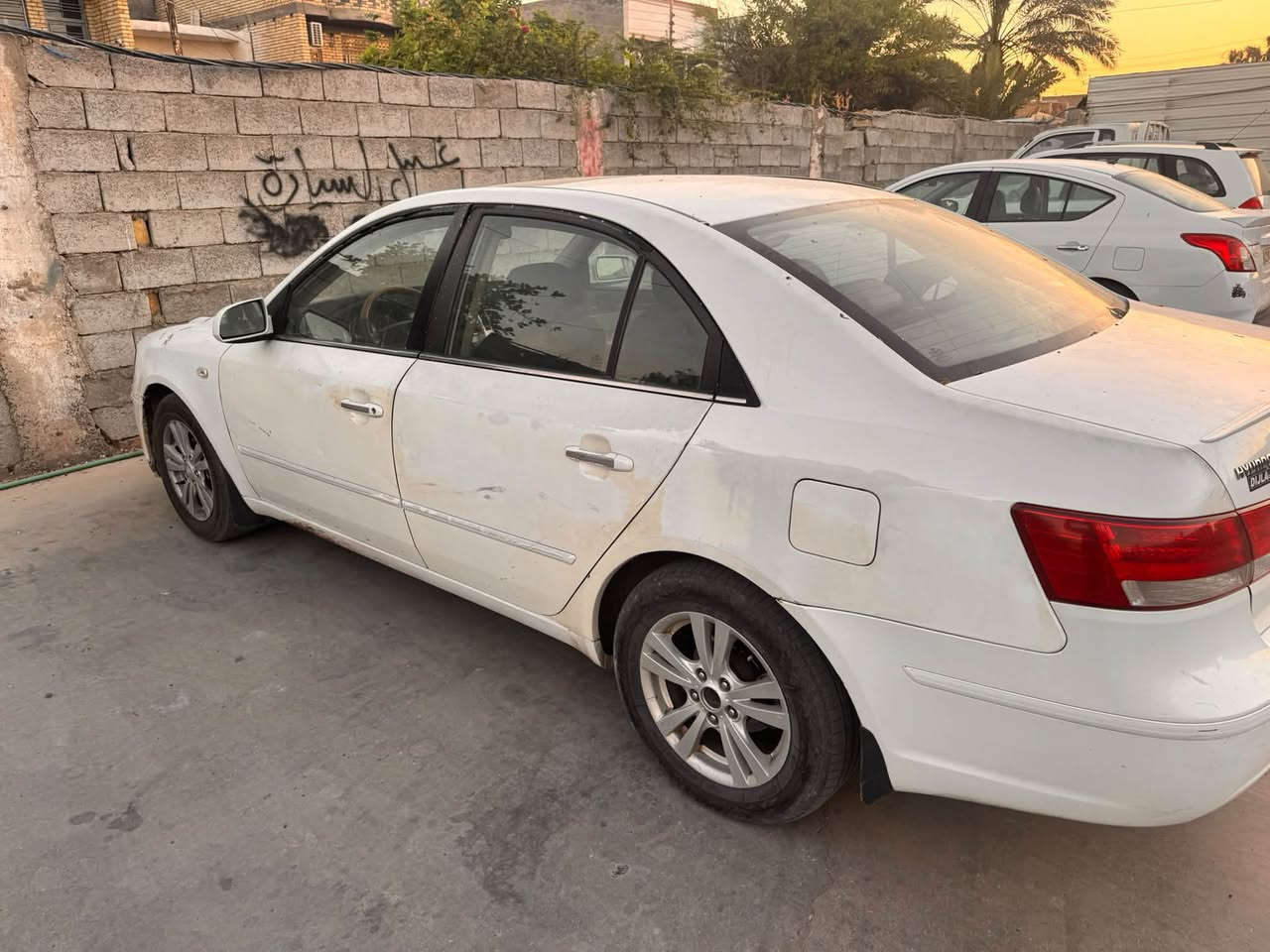 سوناتا موديل 2009 خليجي2400
بيها ثلاث قطع صبغ بدون اي ضربه ولامعجون 
وبيها جراد 
بغداد الحسينيه
السعر 100

***********
