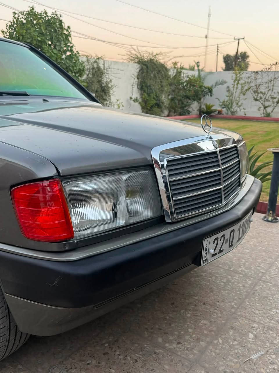 مرسيدس طيارين حجم 230 كير اوتوماتيك فول مواصفات تبريد بلادي دخول جديد رقم أربيل موديل ١٩٨٤ مكفولة من الحادث والضربة والتبديل سيارة عالبلاد محرك وكير وتبريد وكهربائيات وصدر وتايرات ومنضومة بانزين خالية من اي نقوصات شواصي ولغود وتكم كلها بلادية حتى سبير الشكركة بعده بيها السعر ٦٢ ورقة مكان السيارة بغداد / الكرخ للاستفسار ***********
