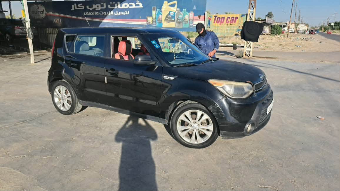 السلام عليكم 
كيا صول 15 محرك Gdi2000 فول مواصفات 
تحكمات استرين بانوراما نظام سبورت حادثها بامريكا 
جاملغ وبنيد وبيها شخوط بسيطه تخم تايرات جديد صدر نضيف سنويه ورقم وهزه جديده السياره باسمي تحويل ثاني يوم  السعر 95 وبيها مجال بسيط الطيبين
بيها منظومه غاز 
اتصال /***********
