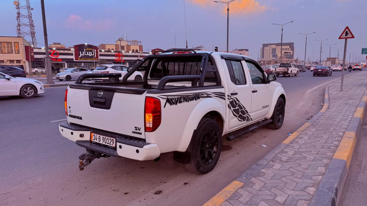 فرونتيرا للبيع او مراوس بالشكل الجديد وارد امريكي حادثها مدگر وبنيد مكينة 6 سلندر ماشية 80 الف گير مبدل جديد اصلي سيارة خير من الله احلى من الصور مالت جناي ما بيها نقص برغي سعرها 160 $ وبيها مجال مكانها البصرة القبلة للاستفسار ***********
