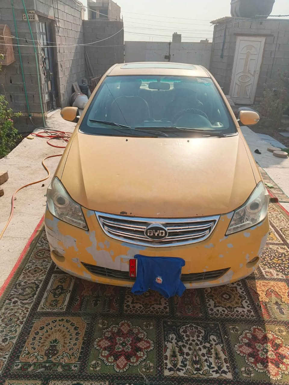 بي وأي دي موديل ١٣جي ٣سياره بلاد لا ضربه ولا صبغ  نقص كمبريسر تبريد وقمجي مال كير سعر ٤٠وبيها مجال مكاني بغداد الشرطه الخامسه رقم ***********
