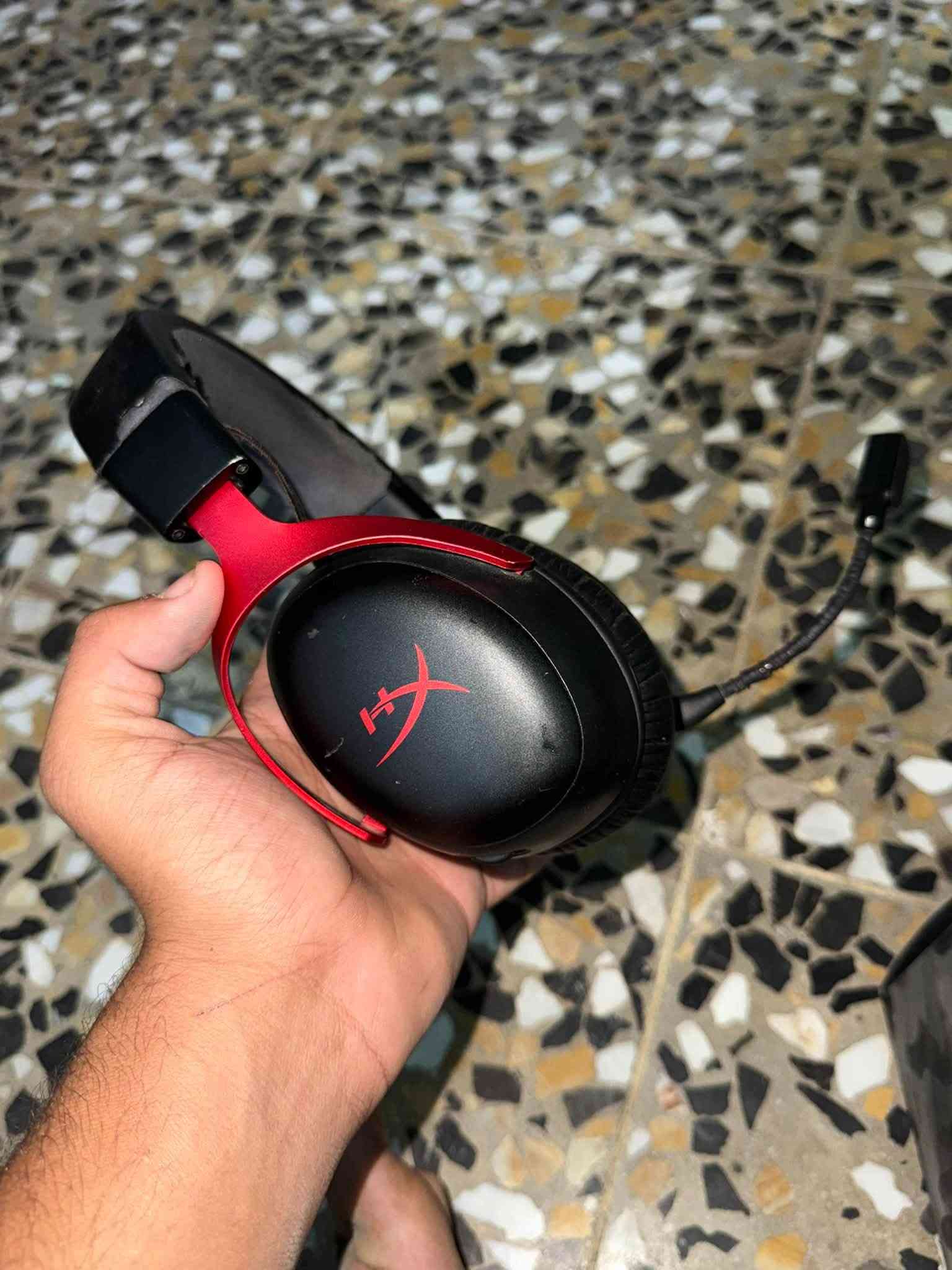 شاشة • سماعة HyperX • كربلاء
