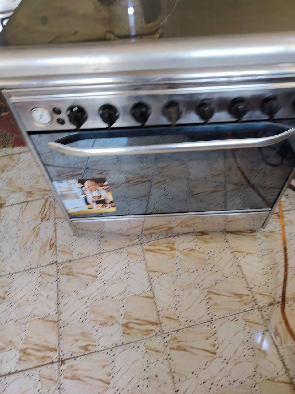 طباخ ستيل. كلش نظيف كلة شغال ست عيون  السعر ١٤٠ كربلا ***********

