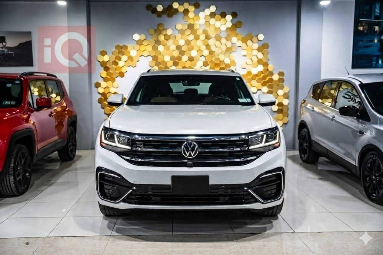 SEL Premium R-Line 2023 V6
ماشيه 58 الف ميل 
بجم امامي وخلفي كبس 
قطعتين صبغ ( البابين السكن) وشيه pdr
1V2FE2CA7PC203504
السياره مابيها نقص 
بيها كتاب تظليل مغلفة عزل حراري 
سعر 28،500 دولار 
السياره مرقمة اربيل وموجوده بالربيل 
للتواصل ***********@
