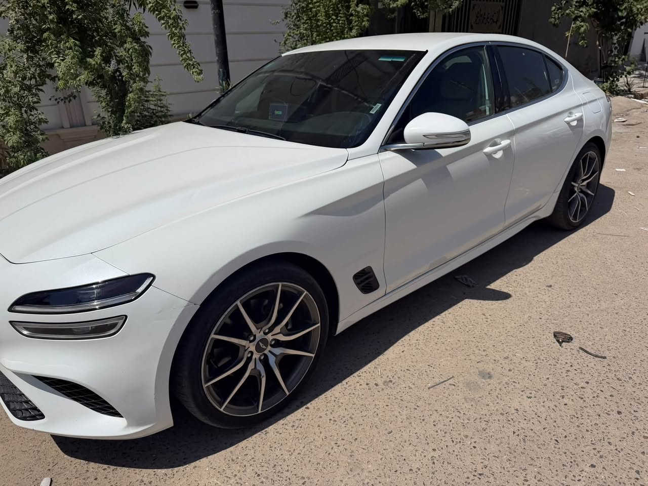 السلام عليكم ورحمة الله
سيارة جنسس g70 

4cylinder 2000 turbo

2023 

32000km

مرقمة بغداد ب أسمي 

مكان السيارة بصرة  

المواصفات :

رادار أمامي 

رادار خلفي 

شاشة كبيرة تدعم apple carplay 

حساسات خلفية 

تبريد خلفي امامي 

تسخين مقاعد و مقود 

تحديد مسار 

تثبيت سرعة 

والمواصفات الباقية للجنسس المعروفة 

السيارة داخل جلد بيجي و دشبول اسود 

السيارة عليهه أدامة تبريد كامل 

وكذلك مكينك ادامه 

مناقصهه شي السيارة

حادث السيارة مدكر وباب جهة للسائق 

بدون ايرباك المدكر مبدل 

الباب مبدل ومصلح المكان كله  درجة اولى بحيث ماتعرف مكانه وين

المدكر الخلفي الصفحة الراكب بيه ضربه بسيطه مصلحة ع خفيف 

كذلك بسبب طسة صارت الEBP اشتغل عندي  تصليحة ٥٠ الف او اقل لكن بسبب الانشغال 

غير هذا السيارة من كلشي سليمة وهاي الامور بسيطه 

السعر:230ورقة وبيهه مجال بسيط حق جيتكم

للتواصل دايركت 

او على الرقم ***********

واتساب فقط

