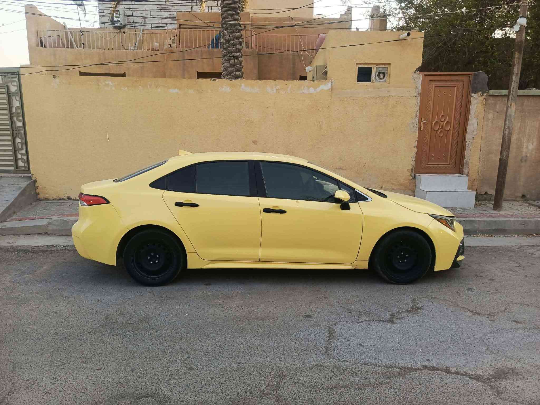 كورولا ٢٠٢٢ • محرك ١٨٠٠ • بنزين