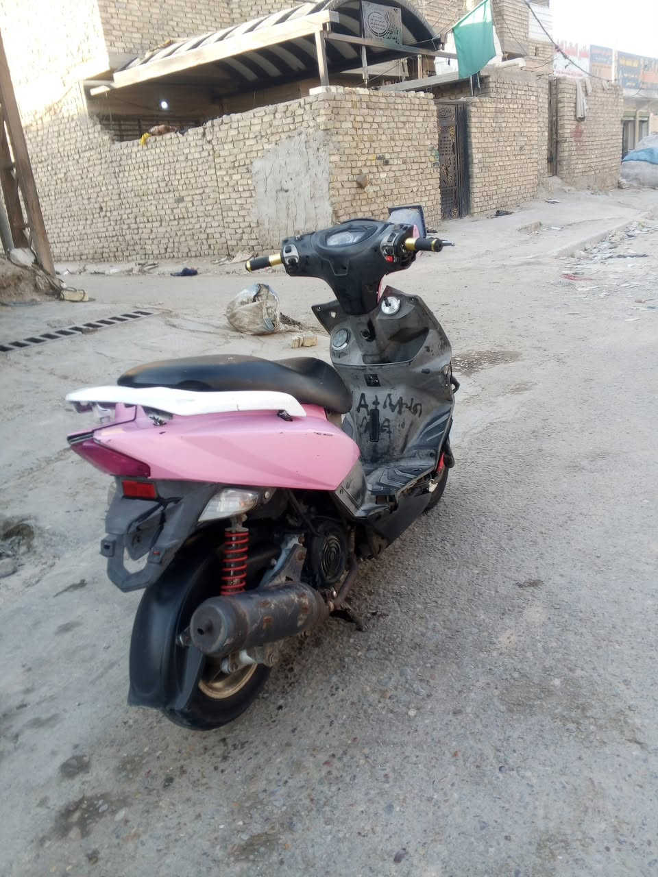 السلام وعليكم دراجه جي تي ار عوزه كفرات مرغي ما مفتوح بيه بس بيه دخان سعر خاص مدينه الصدر رقم +964 772 016 8953

