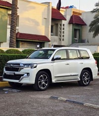 لاندكروز VXR • ٢٠١٧ • ١٤٩ الف