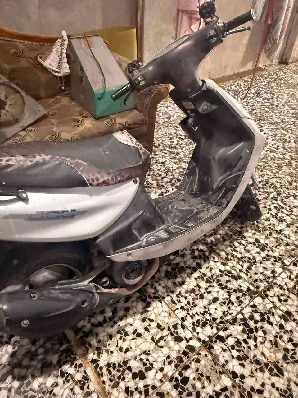دراجه ماكس قجمه نضيفه مكينه مفتوحه مجفته فقط
عوزها باتري بس  سعر 325 وبيها مجال 
بغداد حي النصر 
***********
