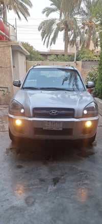 البيع او مراوس توسان موديل ٨ رقم بغداد سنويه٢٩ جديده مكفوله من الصبغ و...