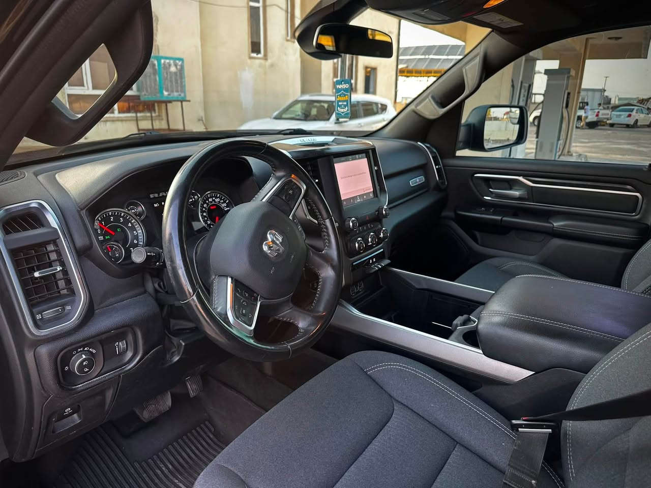 دوج رام موديل 2024   V8.   2*4 هيمي ايتورك
بونيد صبغ بدون دواخل و بدون ايرباك 
+ 4 قطعة كلير امريكا 
صور حادث موجود داخل منشور 
100 ميل ماشية 
سيارة جاهز 100‎%‎ تراي جديد 
4 اطارات جديد 
باب طويل و بودي قصير _تشغيل عن بعد _ شاشة كبير _ لايت ليد _جكمجة بين كوشن و دوسة…. الخ
سعر قفل 🔐 198$ 
***********  _ ***********   + واتس اب
