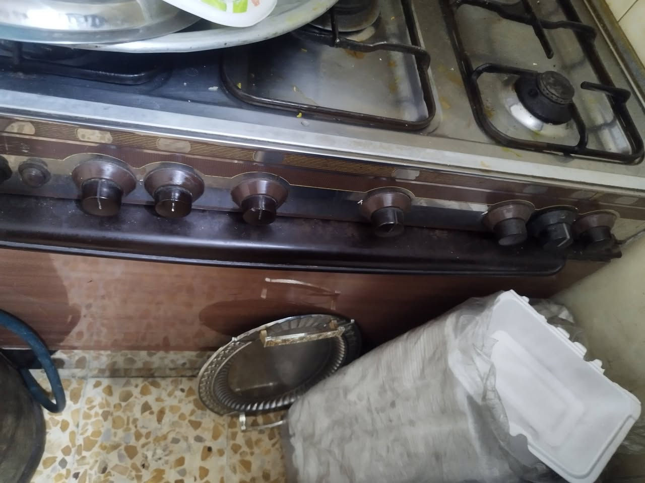 مستخدم • طباخ • ثقيل