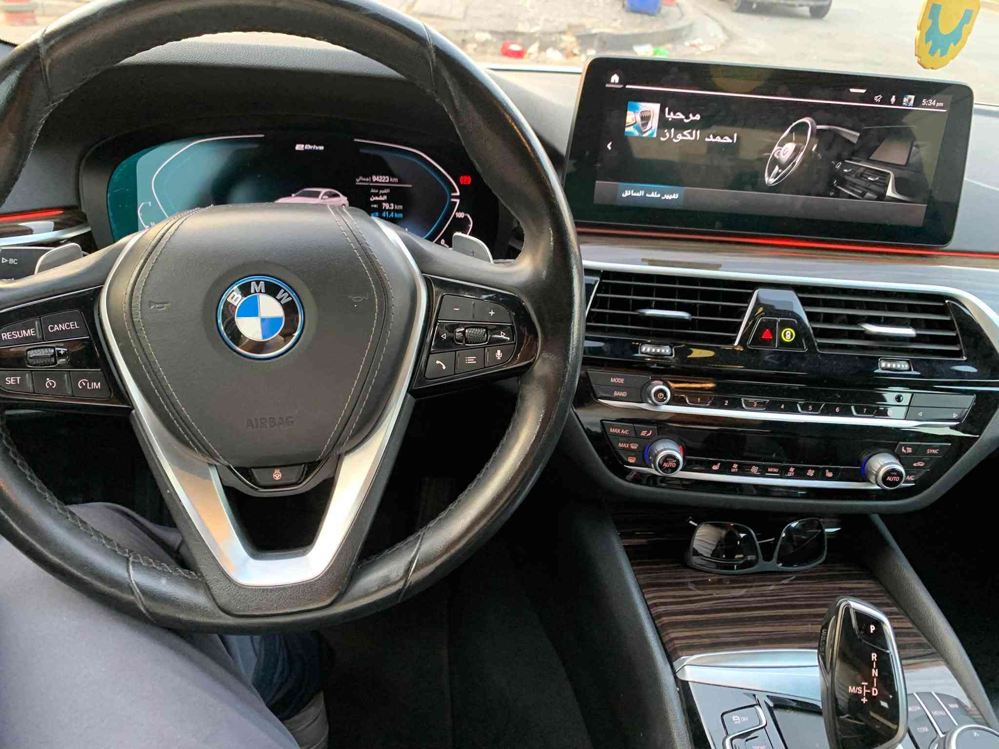 BMW 530e موديل 2023 بلكن
التفاصيل بالصور

نص مكتوب في الصور:
- Bmw 530e 2023 حادثه فقط جاملغ خلفي ماشيه 57000 ميل للبيع فقط موجوده بحي جامعه *********** 31.500$