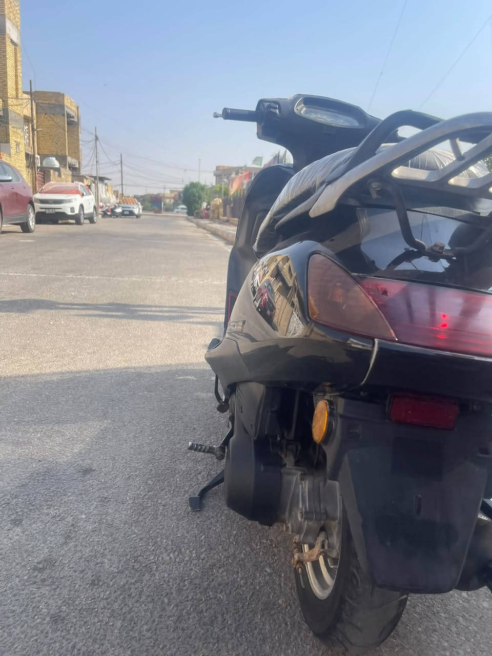 سلام عليكم دراجه للبيع ماليزي كلوب مابيهه طافي مكينه مفتوحه مره وحده مكان دراجه داموك سعر ٣٧٥ بيهه مجال شي قليل مكلفه بنشرالستفسار على رقم /***********
