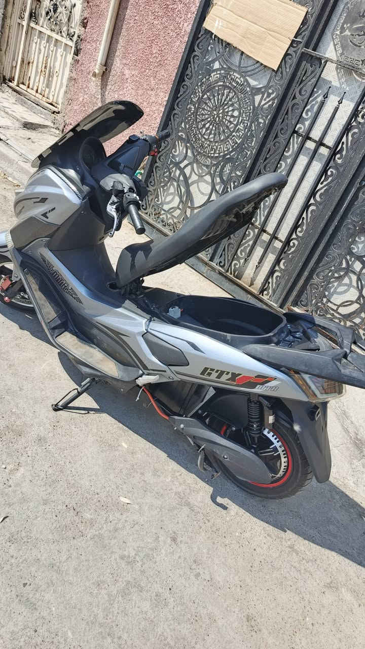 السلام عليكم دراجه GTX شحن للبيع 
6باتري ملف 3000W سرعته 90 
قفل ستيري بصمه جهاز انذار 
بيه كاربون فايبر دراجه تخبل وجبيره ورزنه 
تاير حجم 12 
مكاني بغداد فلكة حي النصر 
السعر (1200وبيه مجال) 
*********** واتساب

