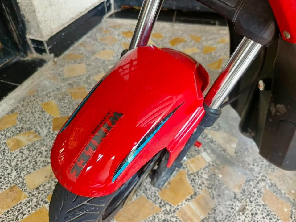 سلام عليكم  بيع مستعجل دراجة شحن لبيع دراجة نظيفة بس باتريات ٢ وأكفات السعر 250الف العنوان البصرة المعقل الابله متواجد فقط واتساب وع الشريحة 
***********
