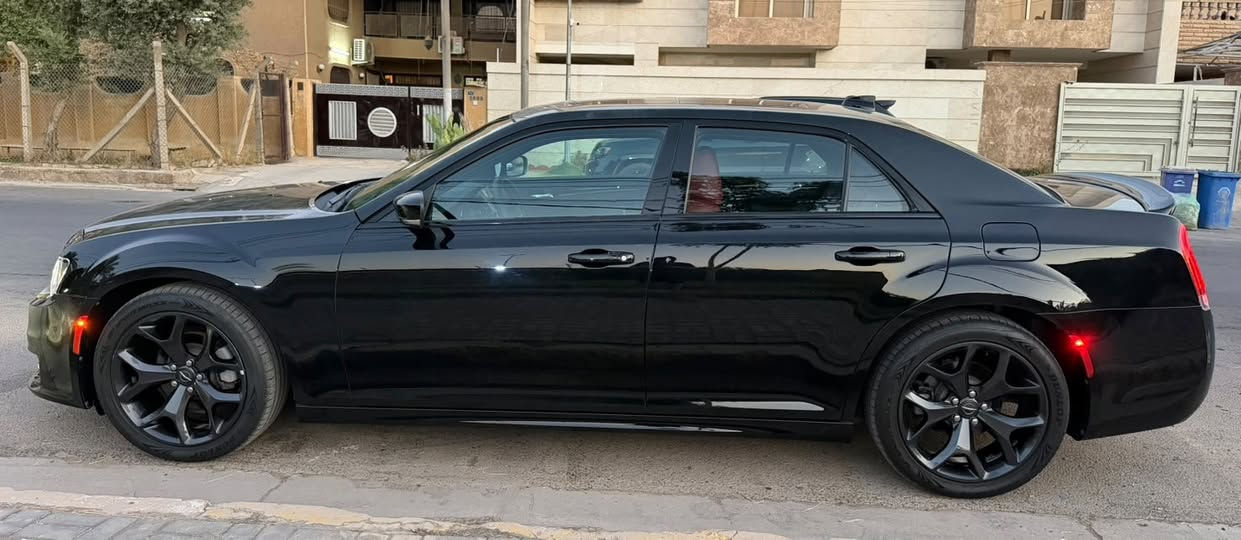 السلام عليكم اوباما كندي S 300 كندي استيراد شركة انترناشونال موديل 2021ماشيه 42 الف  داخل احمر فول مواصفات / رقم الهاتف ***********
