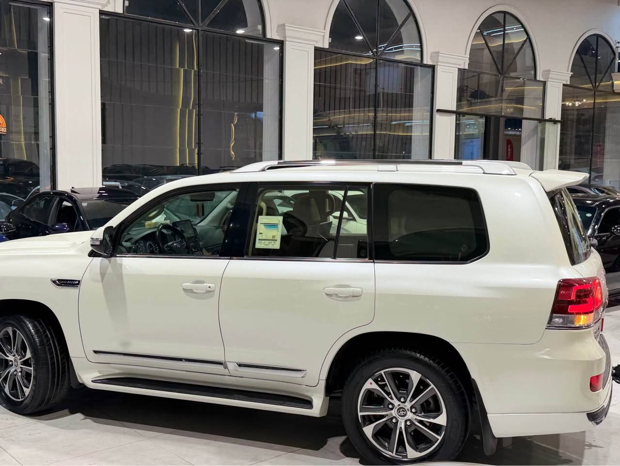 🔥 للبيع | تويوتا لاندكروزر GXR GRAND TOURING 2020 🔥
✨ باب أول بحرينية | فول الفول | حالة وكالة
🚘 موديل: 2020 🇧🇭 وارد بحريني – باب أول         ⚙️ محرك V6 – 6 سلندر
🛣️ الممشى: 64 ألف كم فقط
🛡️ كفالة عامة من الصبغ
💯 حالة السيارة ممتازة جداً وكأنها جديدة
🔥 المواصفات فول لأخير: • دشبول لكزس
• دبل
• ماوس
• كشنات كهرباء
• 3 شاشات
• داخلية قرميدي بقلاوة
• صندوك كهرباء
• مواصفات عالية جداً
📞 ***********
📱 متواجد على جميع البرامج بغداد, العراق
