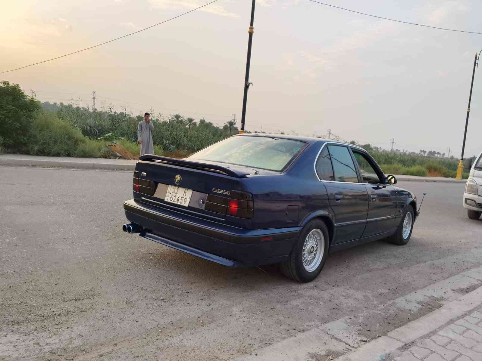 بي ام 525 • موديل ٩٠ • رقم بغداد