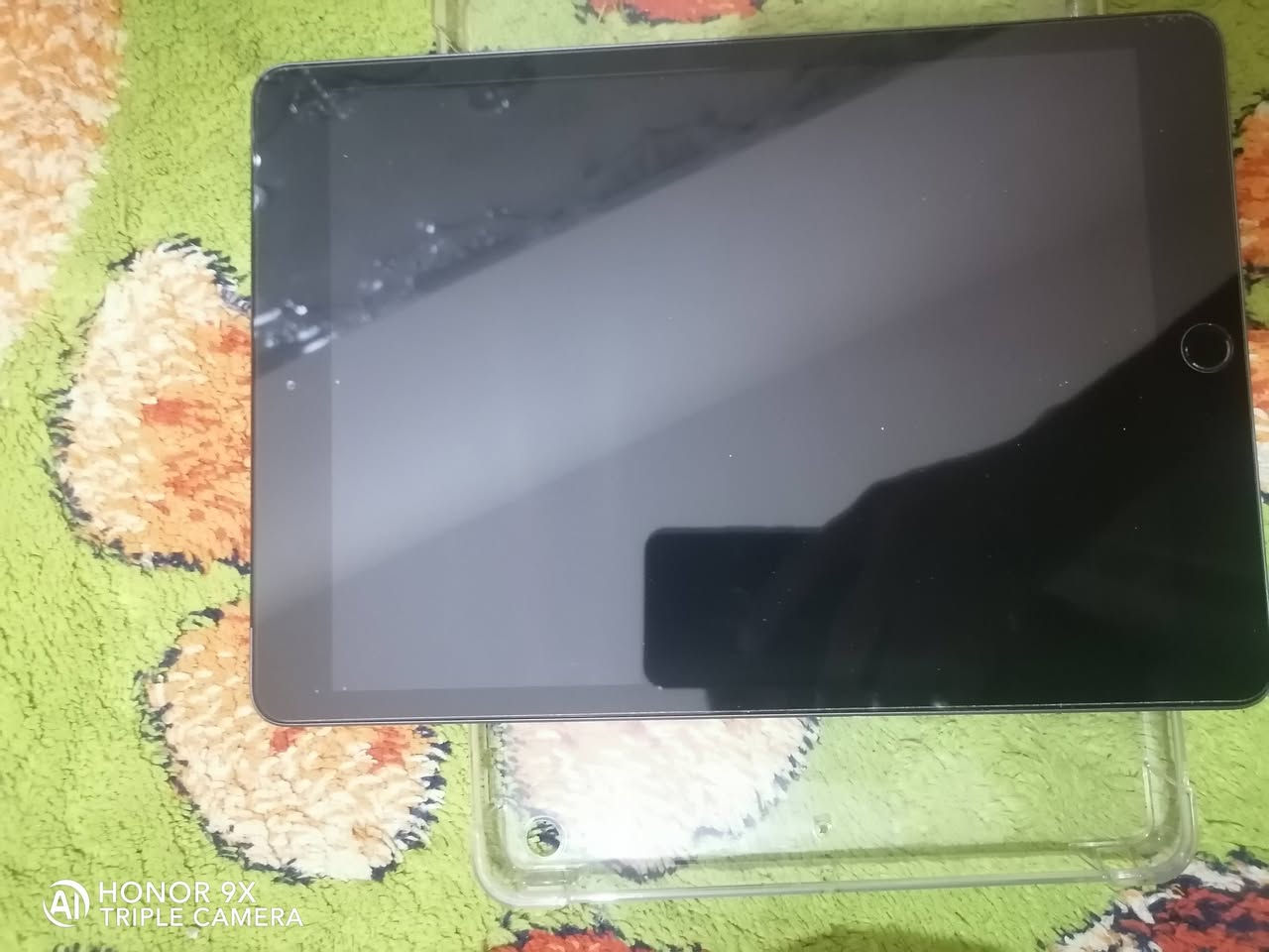 ايباد 8 للبيع ذاكره 32 يصير بيه شريحه للانترنت ايباد نفس صوره واحله شخط مابيه بطاريته فوك 90 ما مستعمل فتره قليله لدراسه سعره225 قفل واكو توصيل رقمي ***********
