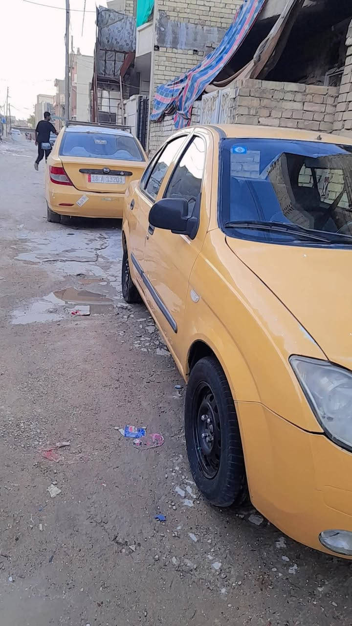 السلام وعليكم
سياره طيبة موديل 2015

مكينه وكير مكفول 

تبريد شغال 

رقم انكليزي هزه جديده سياره باسمي تحويل ثانيوم 

سياره خير من الله سعر 37 بي جمال 

غرامات ماعليها هيه كم شهر عليها 

رقم تلفون *********** عنوان بغداد
