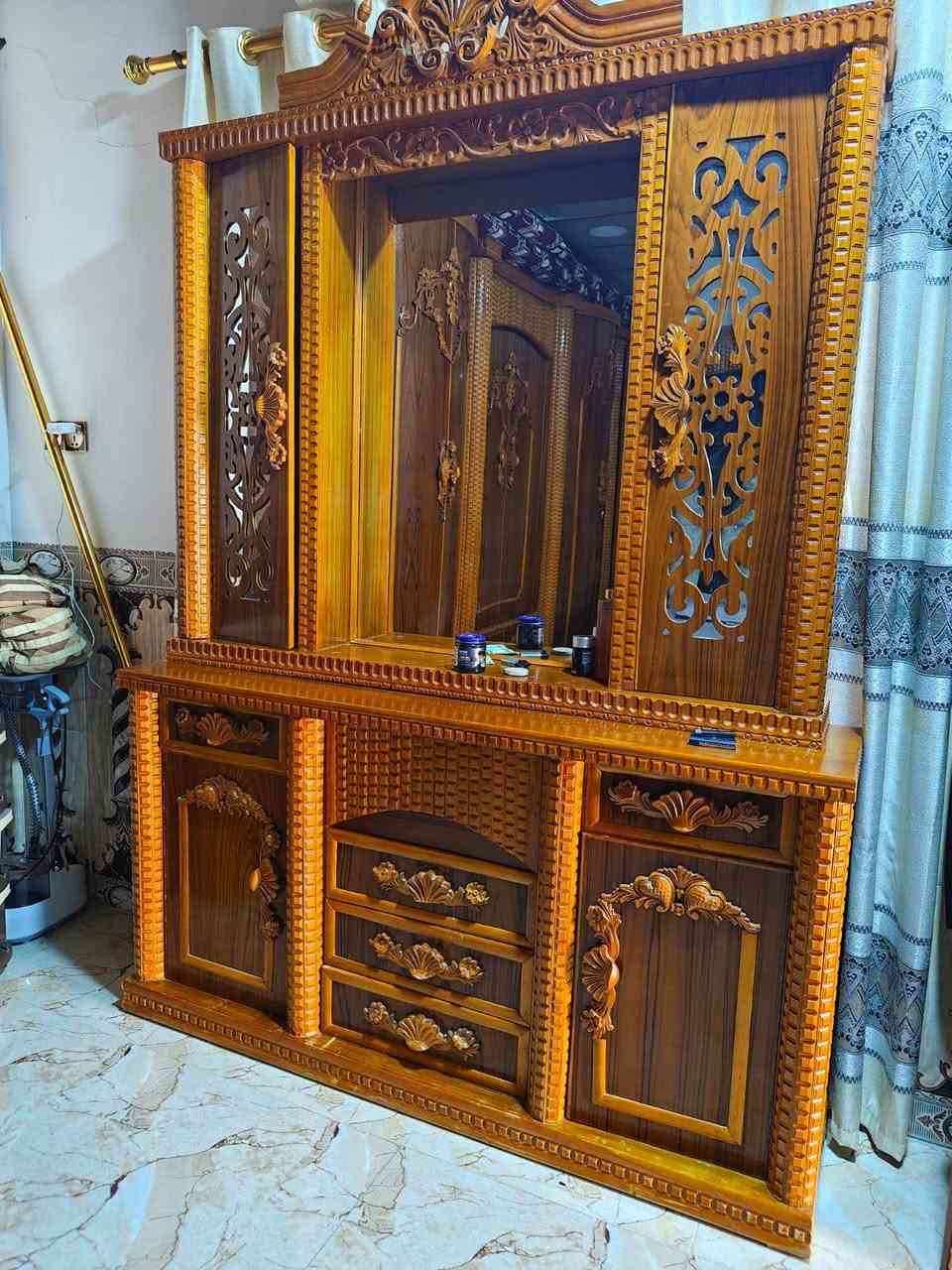 السلام عليكم غرفه نوم للبيع خشب اصلي شغل موصل السعر خاص أي استفسار على الرقم ***********
