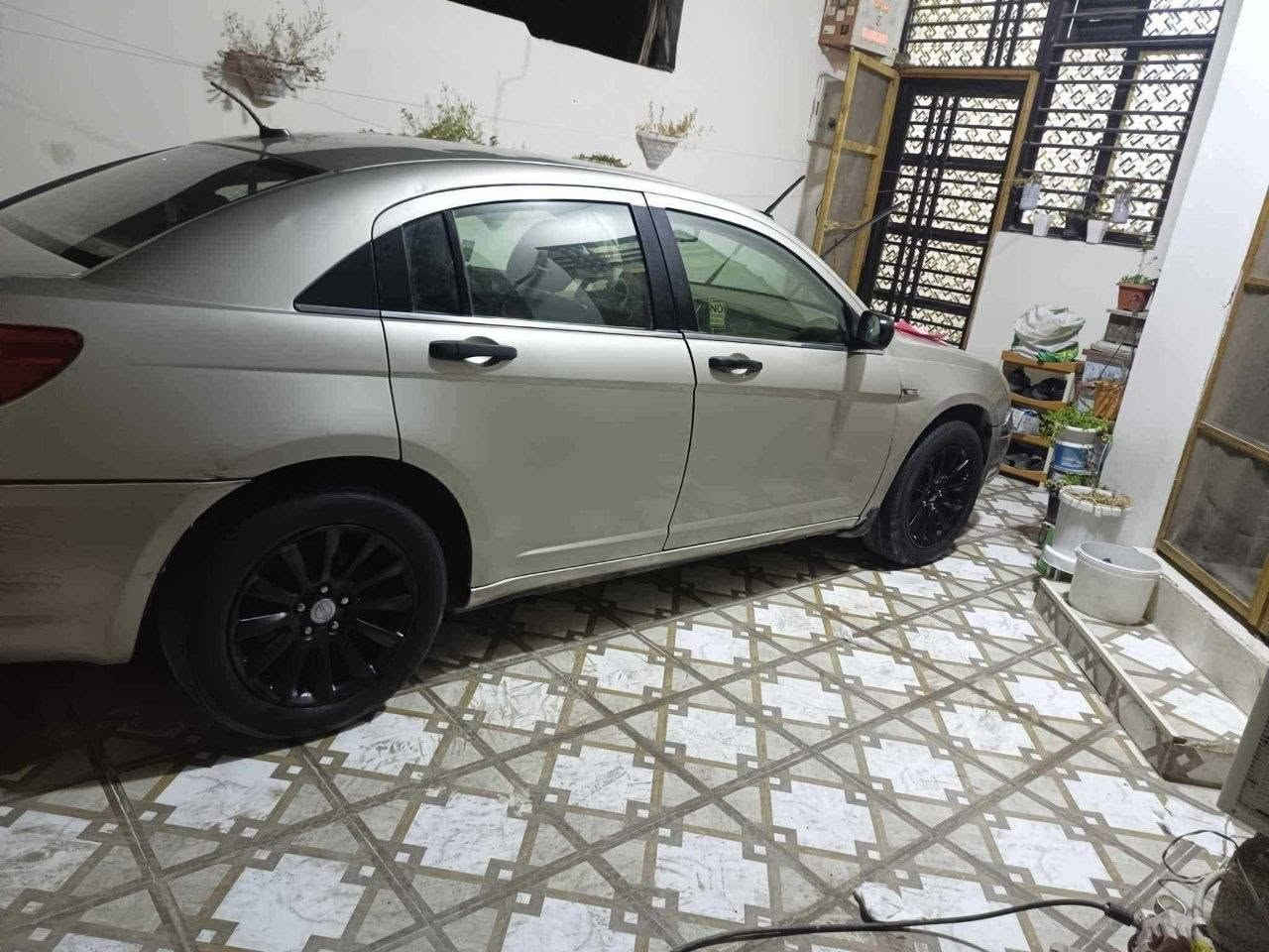 سيارة كراسيلر c200 م 2008
مواصفات
*كشنات كهربائي✅تدفئ كشنات✅نقطة عمياء✅محرك 3.5 مكفول ✅ كير 6 نمر مكفول ✅ سيارة فقط جاملغ امامي عكس السايق مبدل اما باقي سيارة ليبل واحد  تبريد ثلج ❄ تخم تايرات جديد 🛞 تحكم في جام سيارة عن بعد تنزيل وتصعيد ✅ سيارة باسمي رقم سليمانيه 
سعر 55 وبيها مجال بيع او مراوس 
مكان السيارة ديالى 
لتواصل ***********
