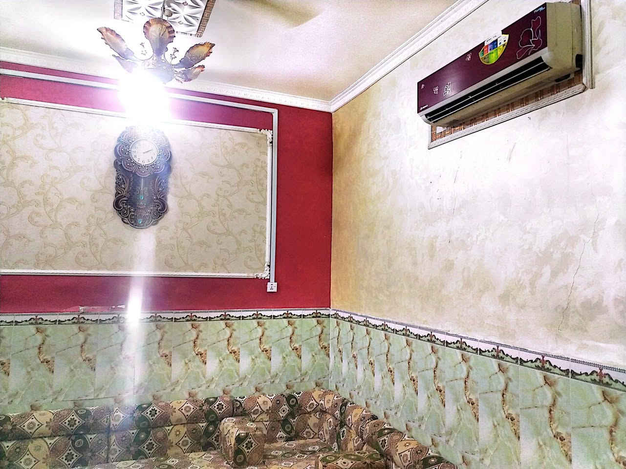 السلام عليكم
بيت زراعي للبيع الموقع البيكات مقابيل دائرة المجاري ثالث بيت عل الشارع

المساحة 120 يتكون من غرفة استقبال وغرفة نوم واصالة ومطبخ حار ومطبخ بارد

البيت كونكريت مسلح ساس مع سقف مع البيت كله دنك كونكريت

الاتصال او خاص

***********
