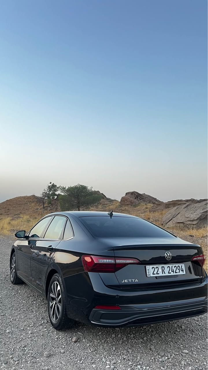 VW JETTA مۆدیل 2023مواسەفات S
رەنگی رەش ، گێر مەکینە رادیتەر ئیرباگ هەموو بەشەرت ، تەنها نیو بۆنیت سبوغ ، گێر automatic بێ ژۆری بێ ئیرباگ ، رادیتەر بیلادی لایت بلادی ، رادار بەشەرت ، 30milرۆیە ، رسمی حادیسەکەم دانایە ، بەس نەرمە تەزرەیەکی هەیە لە سەقفی نرخی زۆر گونجاوە 
ژمارە تەلەفۆن *********** أربيل, العراق
