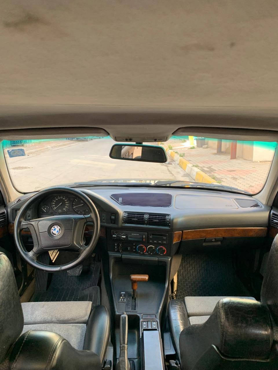 للبيـع فقـط BMW
موديل 95،بأسمي لون أخضر زيتوني بأسمي رقم انگليزي كركوك، سنوية للـ 2031، صبغ عام جماليـة #شرط گير ومحرك وتبريد وصدر و كهربائيات،تخم تاير جديد والسيارة خالية من اي عيب 
 بس شغل وتوكل على الله 
#السعر 72
التواصل عبر ***********
***********

