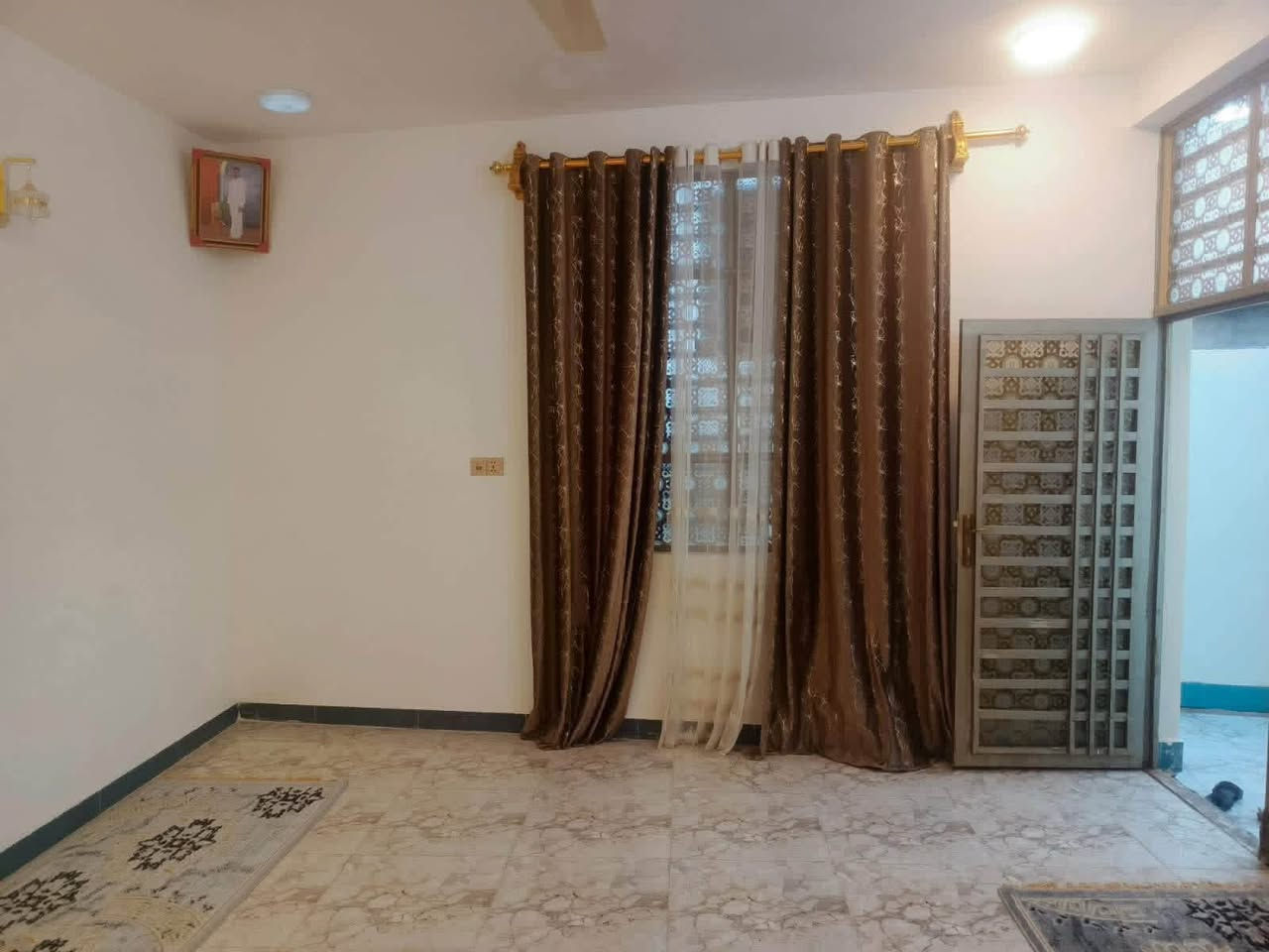 بلاش وو قصاط اقصاط
السعر ب ٤٣ مليون فقط 

دار للبيع ١٦٠م 

طابو زراعي اقرار محكمه 

نجف مقابل ملحق قريه الغدير 

بناء حديث أساس وسقف كونكريت صب مركزي 

طابوك جمهوري 

يحتوي البيت ع ٢ غرف و صالة 

وستقبال ومطبخ ومجموعه صحية 

شوارع تبليط اناره ليليه 

السعر ٤٣ 

#هـ ***********
