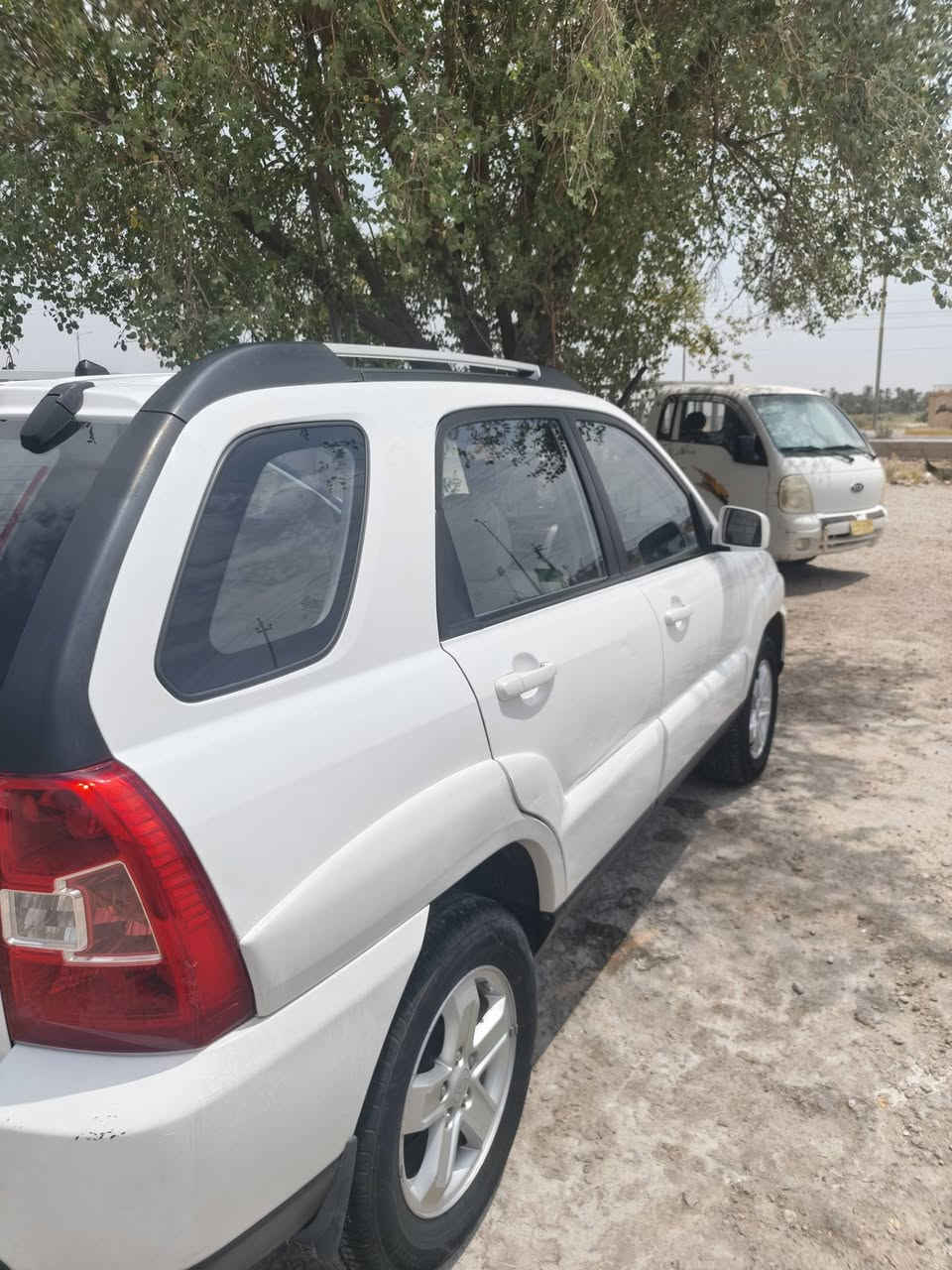 السلام عليكم كيه سبورتج ٢٠٠٩خليجي
رقم سليمانية السنويه لغاية ٢٠٣١جديده وبسمي السياره 
ماشيه ١٣٧ سياره حلوه ونضيفه 
مكفوله السياره السعر 119
للاستفسار الاتصال ***********
بي واتساب
@إشارة
