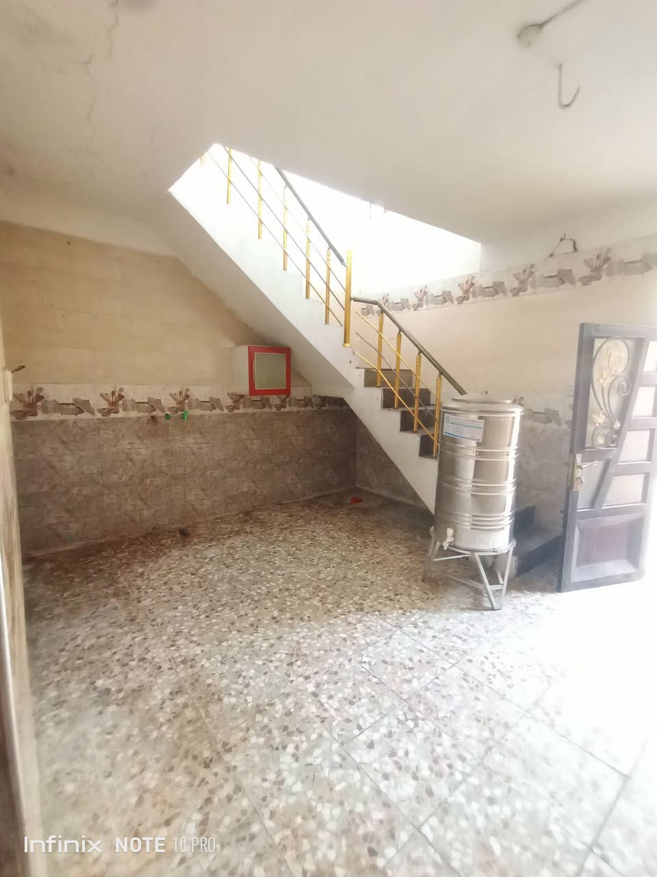 للإيجار دار 100متر منطقة 84 

النجف  // حي ــ ميسان

غرفة + استقبال + صاله + مطبخ +
صحيات  داخلية + خارجية  + منور +  طارمه 

اجاره ٣٥٠ الف 

,الماء والكهرباء على صاحب الدار 

للاستفسار
 ***********

نص مكتوب في الصور:
- Infinix NOTE 10 PRO
