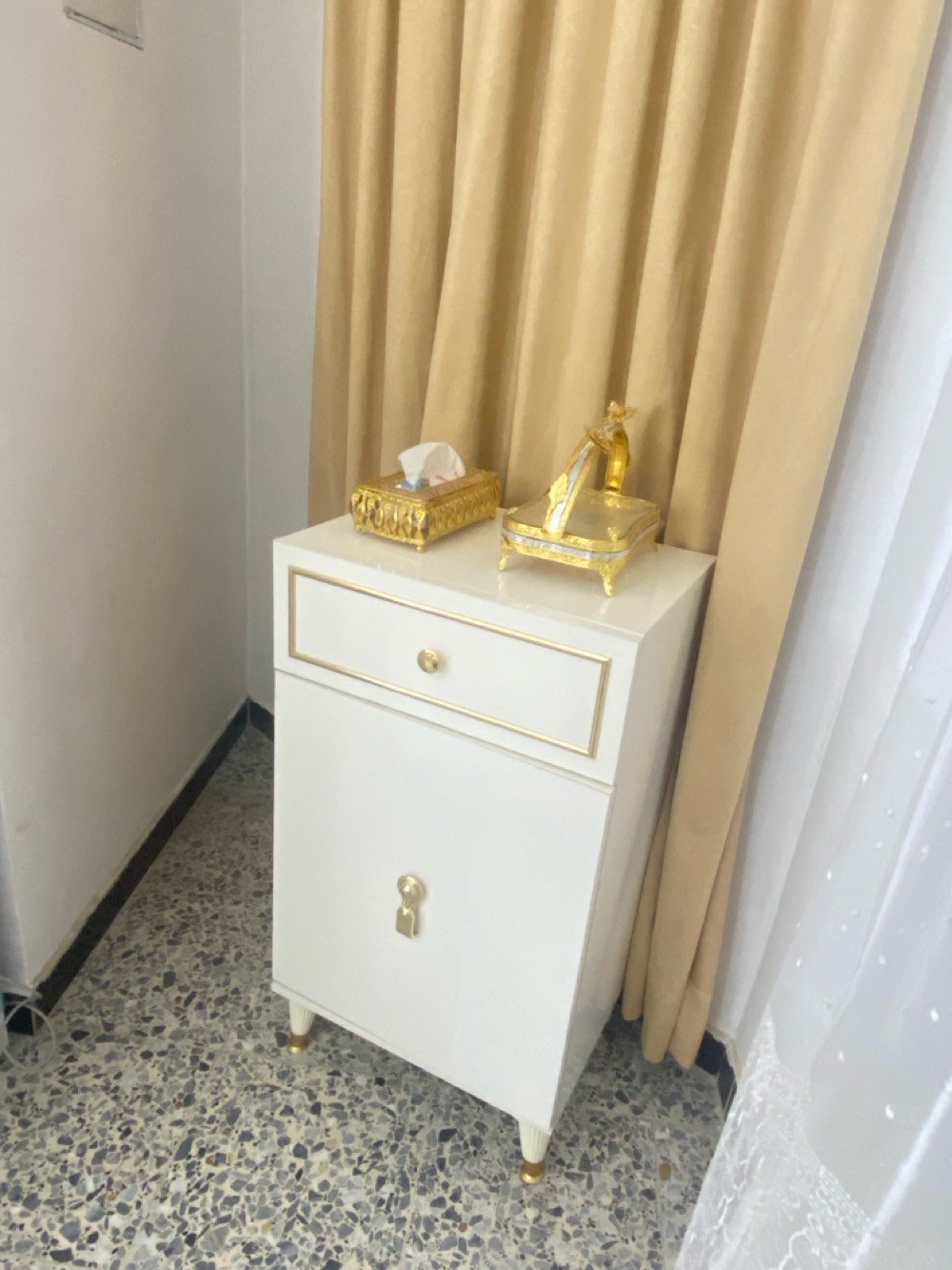 غرفه تركيه مستحدمه 5 اشهر فقط نظيفه 
11 قطعه ، الشراء مليون و850 ، البيع مليون و 200 
العنوان ، بغداد ، للتواصل ع رقم ***********