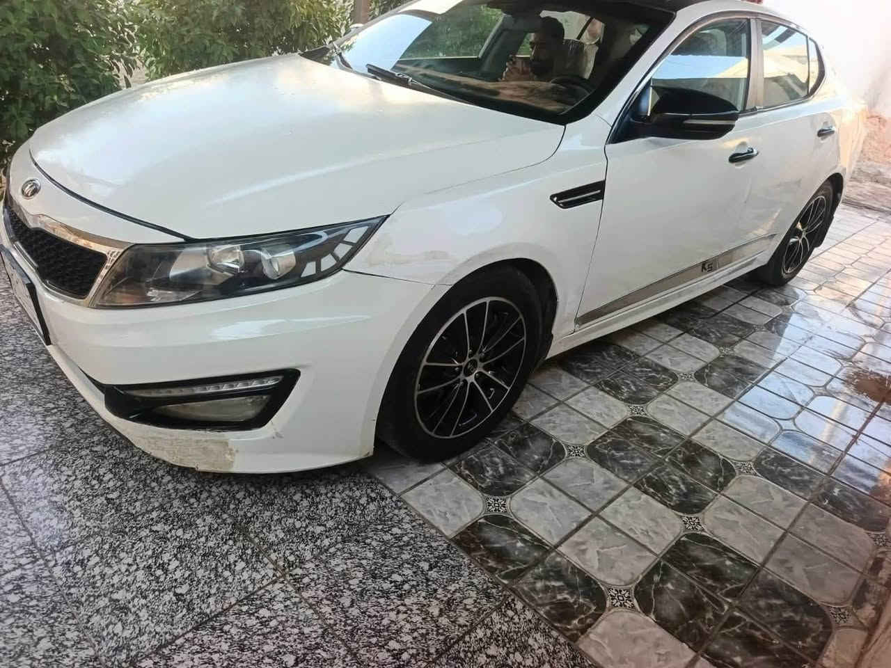 🚘 للبيع | كيا أوبتيما 2013 خليجي 🚘
✅ موديل: 2013
✅ وارد: خليجي
✅ اللون: أبيض
✅ فل مواصفات
✅ تحويل مباشر
✅ رقم: بغداد

📌 السيارة ميكانيكياً جيدة، لكن الهيكل الخارجي يحتاج شغل، لذلك ابيع حزام الأمان.

💰 السعر: 105 ورقة، وبية مجال للجادين.

📍 الموقع: الرمادي

📞 للاستفسار: ***********
