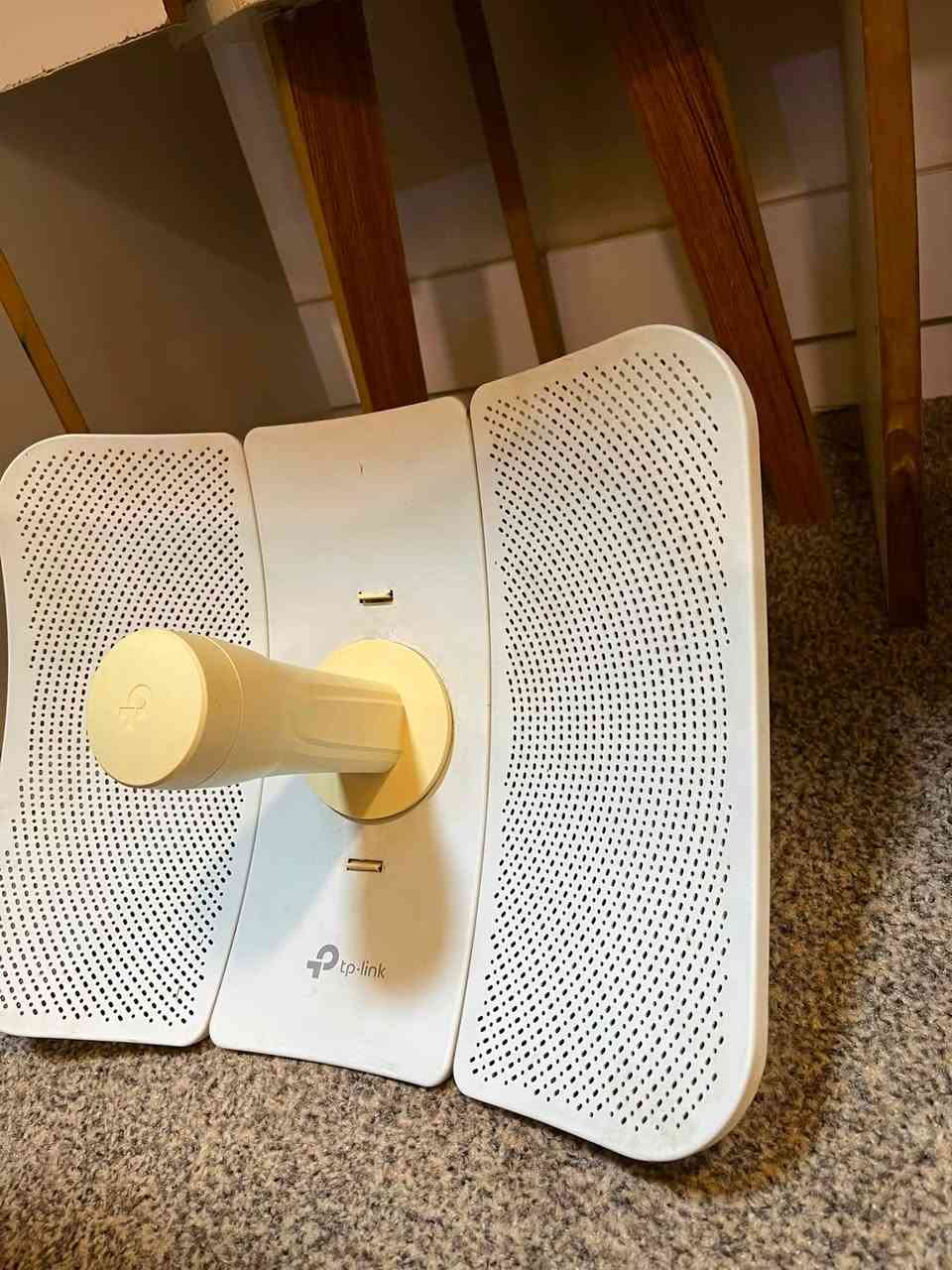 للبيع نانو TP-Link CPE710 بحالة كلش نظيفة، استخدام شخصي وما بيه أي نقص، كامل ويا الـPoE وبراغي التثبيت.

المواصفات:
• تردد 5GHz
• سرعة تصل إلى 867Mbps
• أنتينا قوية 23dBi
• منفذ Gigabit Ethernet
• يشتغل PoE
• مناسب للربط بين مكانين لمسافات بعيدة
• يتحمل الاستخدام الخارجي والعوامل الجوية

الجهاز كامل وما بيه أي تقص وكل ملحقاته موجودة.

💰 السعر: 40 ألف دينار فقط لتواصل وتساب ***********
📍البصره ابو الخصيب
