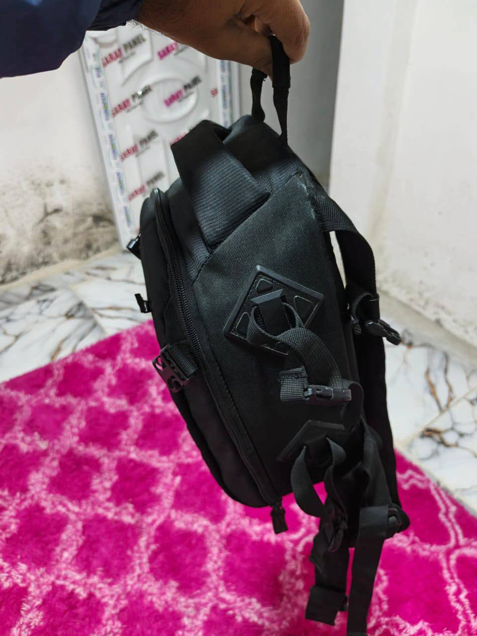 جنطة ظهر • مقسمة كامرات • نظيفه
