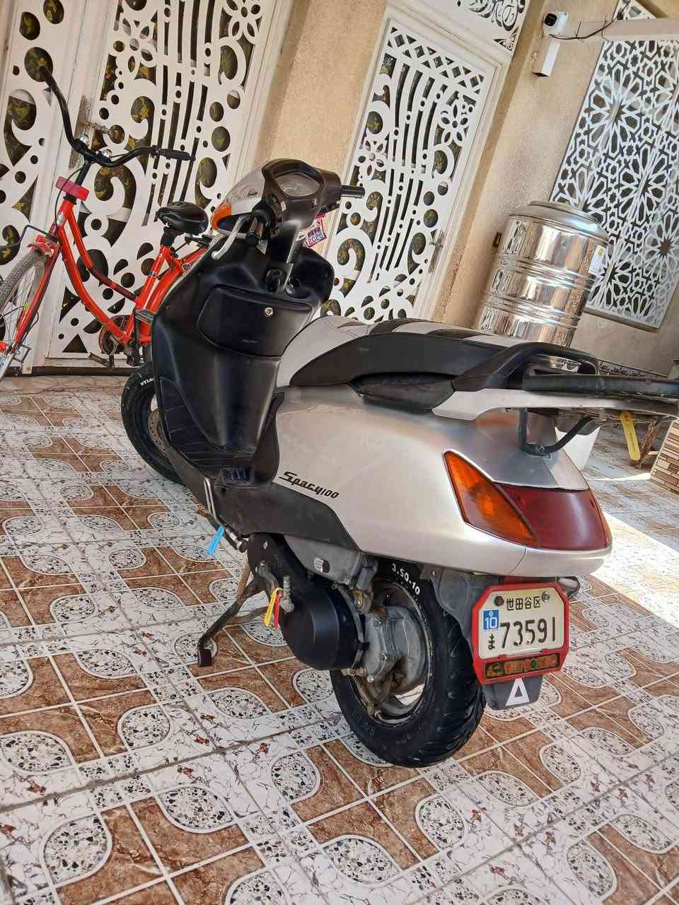 السلام عليكم سبيسي ياباني للبيع كفاله عامه برغي ما مفتوح شرط دراجه كفاله واحله من صوره شلعه ومعدل فول نعومه فول السعر خاص او رقمي ***********
