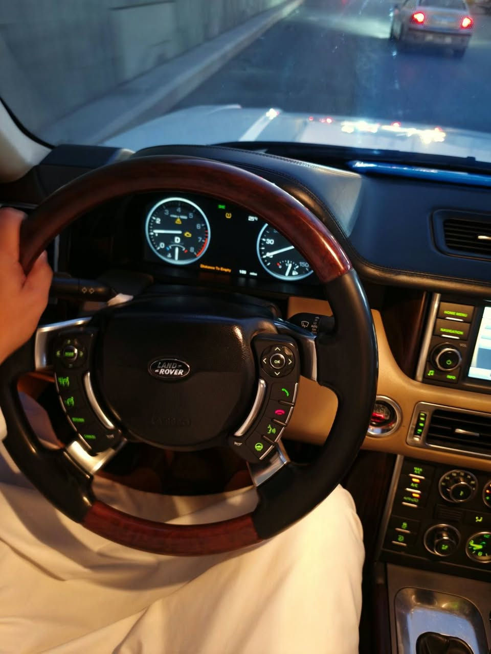 🔱 رانج روفر فوك 2012السلام عليكم
‏Range Rover Vogue

◼️ لون ابيض

🔘 رقم السيارة مميز
ماشية150 
 
🚀 محرك V8 سلندر بدون سوبر ارغب محرك شرط بانزين من الشارع دير 

💯 سيارة وكالة خليجي    

🟠 مواصفات 
• بصمة 
• ⁠سلايد                                                                                          
• ⁠داخل بيجي 
• ⁠جام اخضر
• ⁠مراة شفط                                                                     
• ⁠كشنات كهرباء 
• ⁠كشنات تدفئة
• ⁠كشنات جلد 
• ⁠شاشة لمس 
• ⁠كاميرا 
• ⁠شاشة مال كيج اندرويد 
• ⁠دبلات جبريس صاعد و نازل حسب رغبة 3 حركات
‏CD 6 changer .شاشات خلفية بلاد 
• سيستم صوت سماعات
• سترين تدفئة 
• ⁠ستيرن تحكم فوول اوبشن
• ⁠اربع انظمة قيادة (صحراء و ثلج و جبال و ستاندارد )
• ⁠گیر (سبورت و عادي و اوتوماتيك)
• ⁠بريك بصمة
• ⁠تبريد مركزي تشغيل يسار و يمين و امامي و خلفي مختلف حسب رغبة
• ⁠واكو بعد هواية مواصفات مذكرتهم

✅ سيارة علي وضع وكالة احلي بالواقع

💢 كفالة ضربة وصبغ تحويل مباشر رقم مميز
 
📍 مكان السيارة بغداد 

☎️ رقم صاحب السيارة

‏🔴 السعر / 160 الاتصال هاتف ***********
