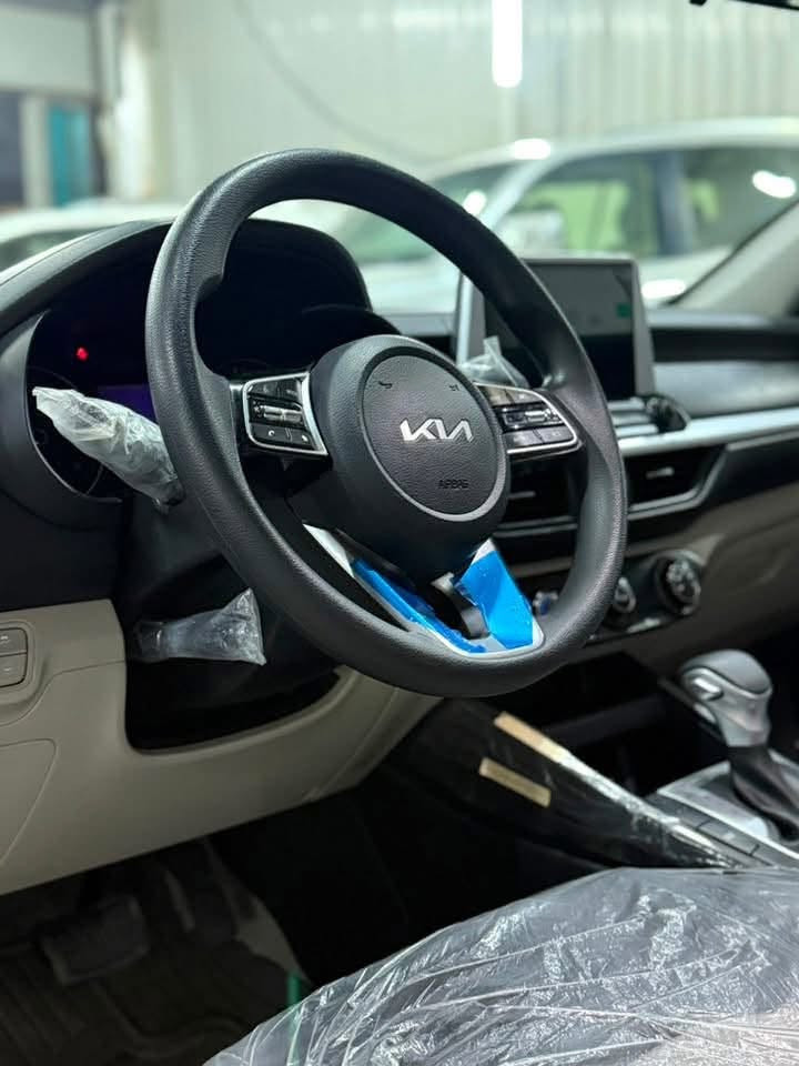 🚘 للبيع وبسعر مناسب | كيا سيراتو موديل 2024 🚘🔥
💥 فول مواصفات للأخير – محرك 2000 CC

📍 رقم أربيل

✨ مواصفات السيارة:
✅ فتحة سقف
✅ أريال نفيجيشن
✅ شاشة بلاديّة
✅ منظومة زنون أصلية
✅ هورن أصلي
✅ 5 ويل كاب
✅ تايرات جداد
✅ السيارة بالكيس ونظيفة جداً
✅ ماشية 40الف حقيقي 
✅ بيه صبغ جاملغ خلفي أثر دحجه بدون دواخل والباقي كفاله عامه 

🔍 للمشتري الجاد:
الفحص مفتوح من كلشي، تعال افحص السيارة بنفسك وتأكد من حالتها ومواصفاتها.

📍 الموقع: النجف – حي ميسان 

📞 للتواصل:
***********

🔥 سيراتو 2024 | محرك 2.0 | رقم أربيل | فول مواصفات

#سيراتو #كيا_سيراتو #سيراتو2024 #كيا #سيارات_للبيع
