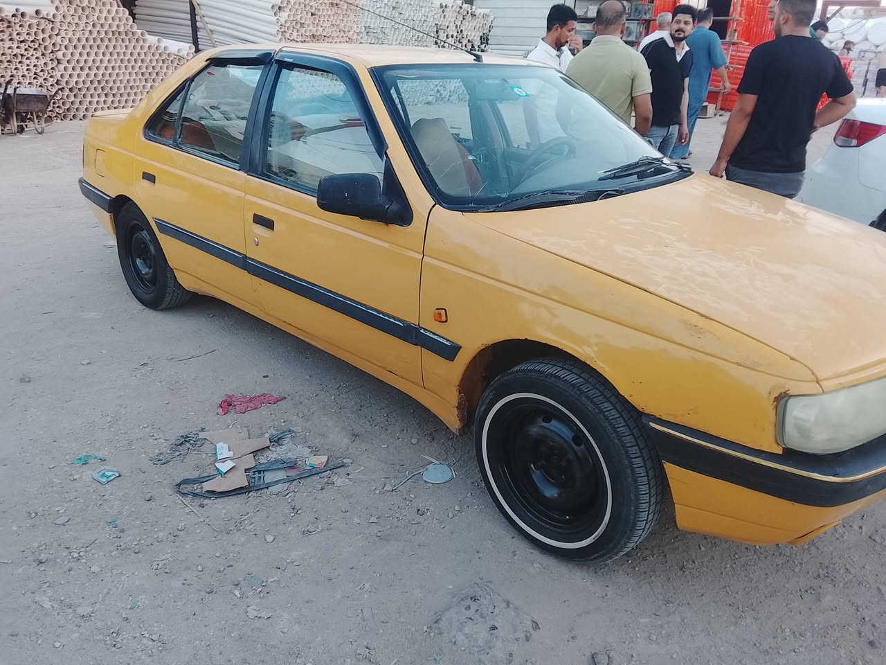 سلام عليكم بيجو 405 جيلكس موديل 12 مكفولة من الضربه وتبديل وصبخ محرك وكير وحداديه وتخم تاير وشواصي شرط كفاله تبريد شغال رقم نكليزي سنويه الل 2031 مصفره هيه وغرامات  تحويل مباشر مكان كربلاء سعره 23 وبيه مجال قليل ***********.   تصال واتساب نفس رقم
