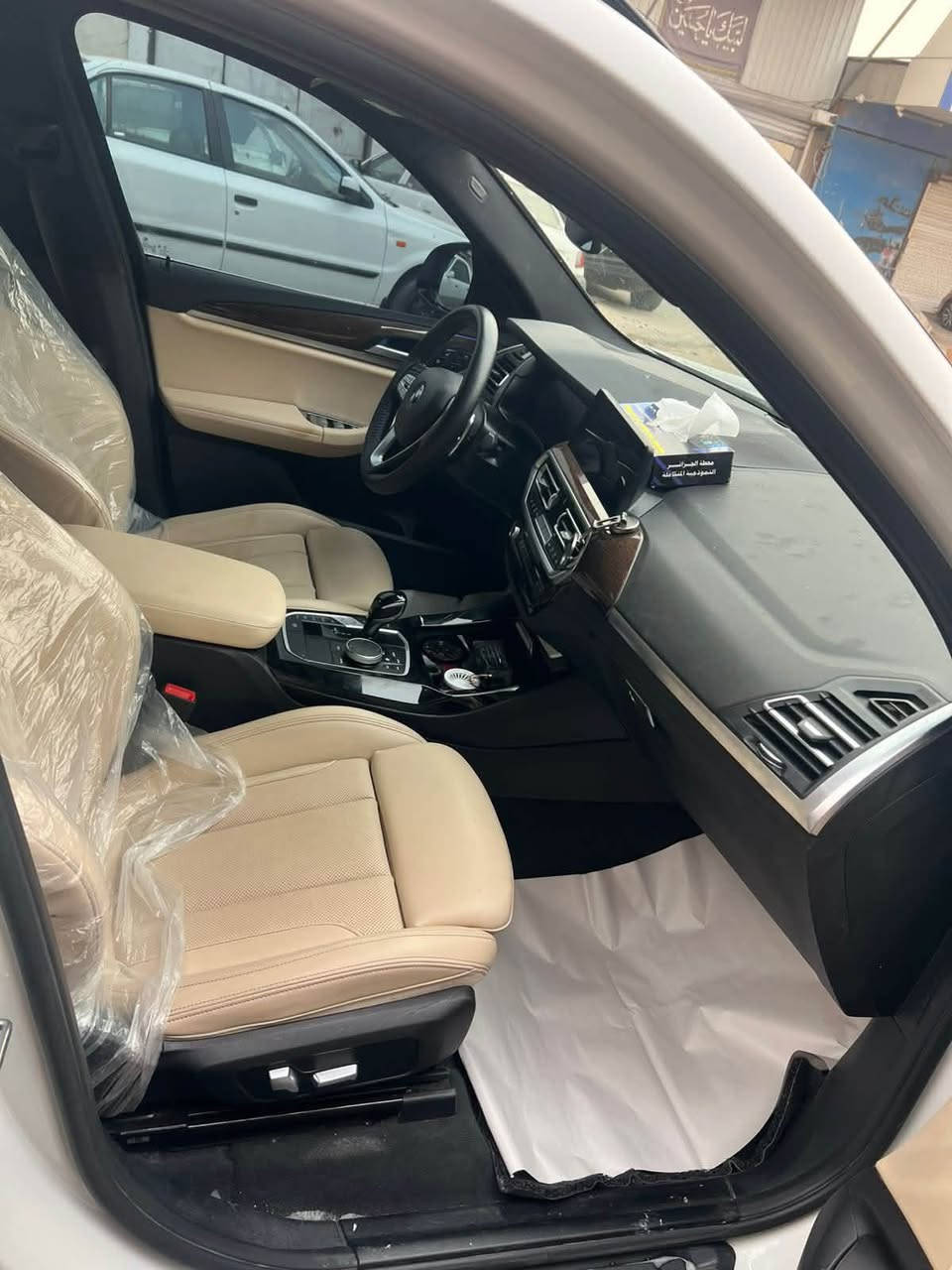 السلام عليكم
بيع او مراوس 
2023
BMW X3
 فول مواصفات اعلا فئه كلش شنو بالك بيهه
مكينه 4 سلندر تون تيربو 
ماشيه 50 الف كيلو 
بنوراما
بصمه صندوق كهرباء 
رادارت 360 درجه 
تدفئه كشنات 
كشنات جلد 
شفتات ستيرن
5 مودات قياده 
وبعد بيهه هواي مواصفات اهل المصلحه يعرفوهن
تكدر تحول ال الكشن الا وضعيه ال VIP
رقم اربيل تحويل او وكاله حاضر 
بيهه كتاب تضليل مال شمال ل مده سنه 
بيهه اربع قطع صبغ فقط طخطخات بدون ايرباك بدون دواخل شرط
السعر 250 وبيه مجال 
مكاني بغداد الجديده📍
-***********-
