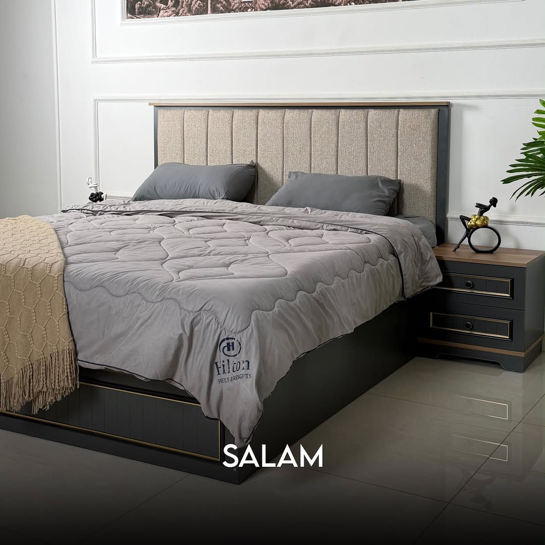 

نص مكتوب في الصور:
- SALAM