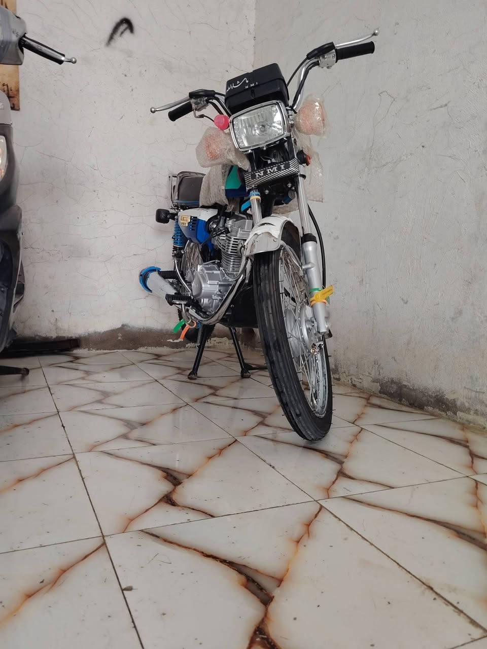 شايننج • 916 • ماكو تفاصيل